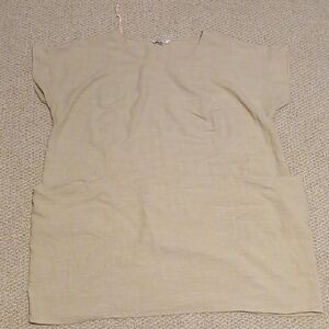 Studio One Light Beige Short Sleeve Tee With 2 Front Pockets